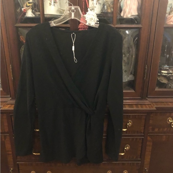 NWT Vote Pretty V Neck Black Long Sleeve Faux Wrap Tunic Top Sz M - Picture 3 of 6